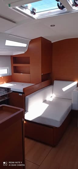 Sun Odyssey 410 in Mallorca / Palma de Mallorca / La Lonja Marina Charter thumbnail 10