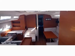 Sun Odyssey 410 in Mallorca / Palma de Mallorca / La Lonja Marina Charter thumbnail 2