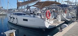 Sun Odyssey 410 in Mallorca / Palma de Mallorca / La Lonja Marina Charter thumbnail 5