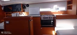 Sun Odyssey 410 in Mallorca / Palma de Mallorca / La Lonja Marina Charter thumbnail 9