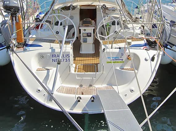 Bavaria 42 Cruiser in Lavrion Main Port - Photo 1