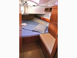 Bavaria 42 Cruiser in Lavrion Main Port thumbnail 16