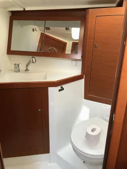 Oceanis 45 in Gran Canaria / Las Palmas de Gran Canaria thumbnail 10