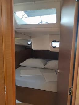 Sun Odyssey 440 in Pula / Marina Polesana thumbnail 11