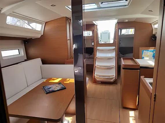 Sun Odyssey 440 in Pula / Marina Polesana - Photo 3