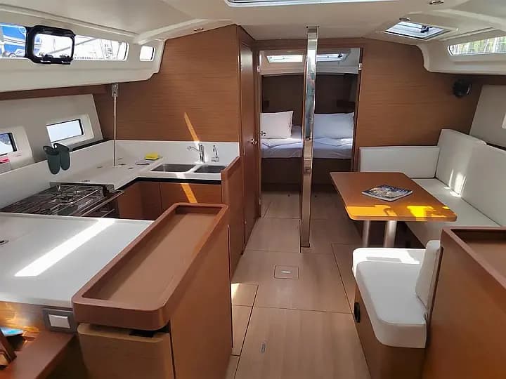 Sun Odyssey 440 in Pula / Marina Polesana - Photo 5