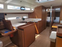 Sun Odyssey 440 in Pula / Marina Polesana thumbnail 5