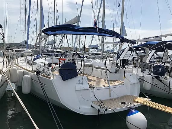 Sun Odyssey 519 in Seget Donji / Marina Baotić - image 1