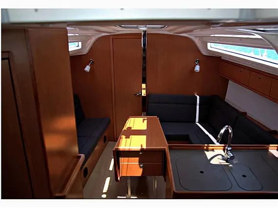 Bavaria 37 Cruiser in Corfu / Gouvia / D-Marin Marina Gouvia - Photo 3