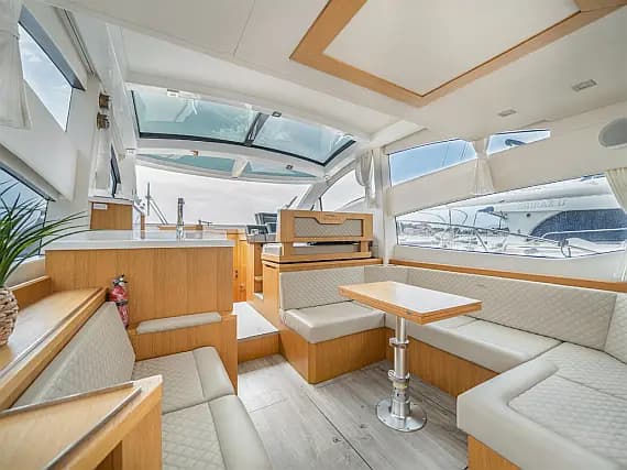 Galeon 430 Skydeck in Makarska harbor - Photo 3