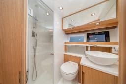 Galeon 430 Skydeck in Makarska harbor thumbnail 5