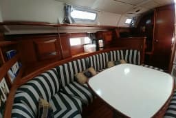 Oceanis 411 in Kefalonia / Sami Port thumbnail 14