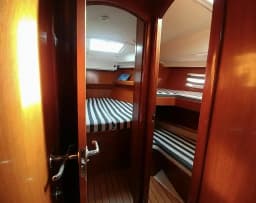 Oceanis 411 in Kefalonia / Sami Port thumbnail 16