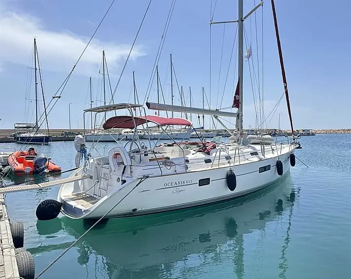 Oceanis 411 in Kefalonia / Sami Port - Photo 4