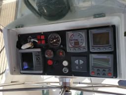 Oceanis 411 in Kefalonia / Sami Port thumbnail 6