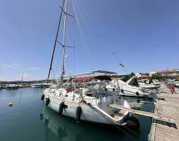 Oceanis 411 in Kefalonia / Sami Port thumbnail 7