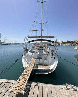 Oceanis 411 in Kefalonia / Sami Port thumbnail 8
