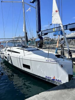 Oceanis 46.1 in Göcek Mucev Marina thumbnail 7