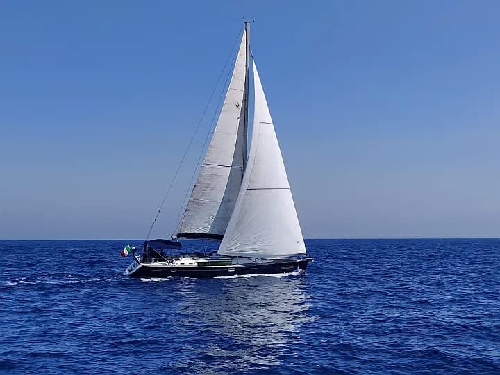 Sun Odyssey 49 in Leuca / Santa Maria di Leuca - Photo 5