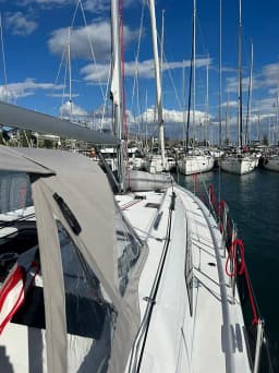 Oceanis 40.1 in Athens / Alimos Marina thumbnail 10