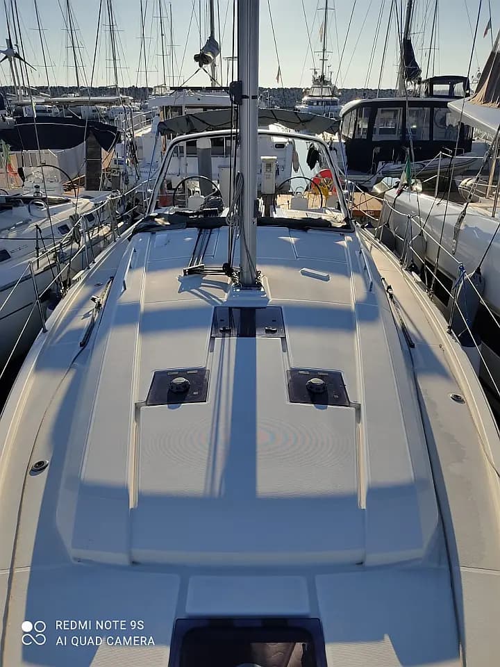 Oceanis 41.1 in Salerno - Photo 5