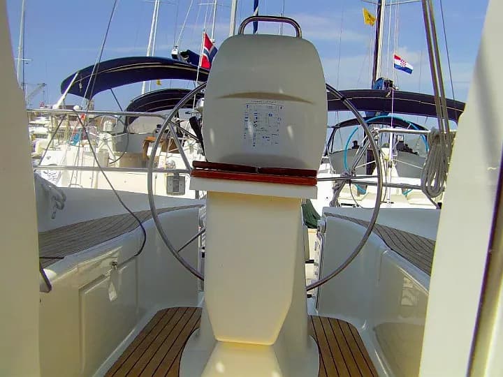 Bavaria 33 Cruiser in Trogir / ACI Marina Trogir - Photo 5