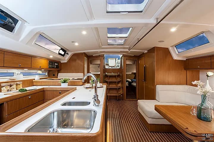 Bavaria Cruiser 56 in Primošten / Marina Kremik - Photo 4
