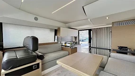 Prestige 460 in Mallorca / Palma de Mallorca / Club de Mar - Photo 2