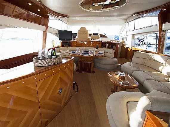 Azimut 58 in Glyfada - Athens / 2nd Marina Glyfada - Photo 3