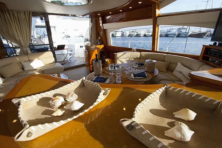 Azimut 58 in Glyfada - Athens / 2nd Marina Glyfada - Photo 4