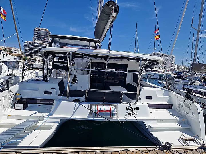 Lagoon 42 in Martinique / Le Marin - Photo 2