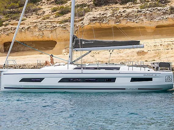 Dufour 41 in Sardinia / Cagliari / Marina di Cagliari - image 1