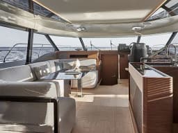 Prestige M48 in Torre Annunziata / Marina di Torre Annunziata thumbnail 2