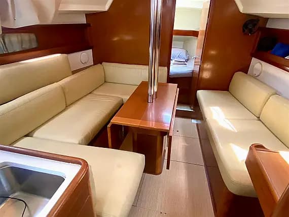 Oceanis 34 in Marmaris / Netsel Marmaris Marina - Photo 3