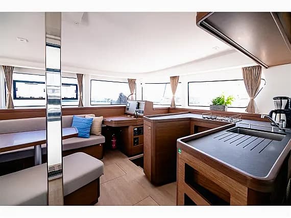 Lagoon 42 in Mykonos / Tourlos Marina - Photo 3