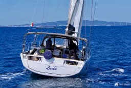 Dufour 470 in Puntone / Marina di Scarlino thumbnail 12