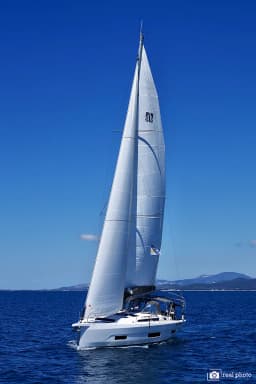 Dufour 470 in Puntone / Marina di Scarlino thumbnail 5