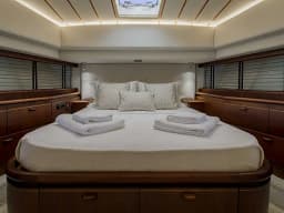 Ferretti 72 in Athens / Alimos Marina thumbnail 23