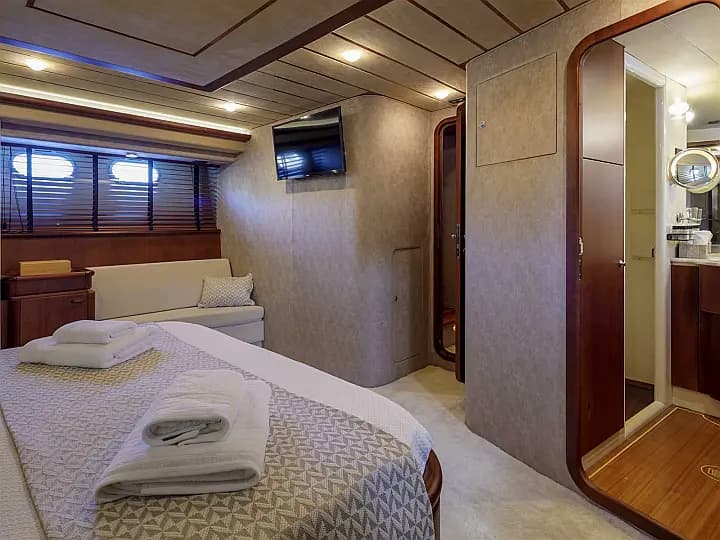 Ferretti 72 in Athens / Alimos Marina - Photo 5