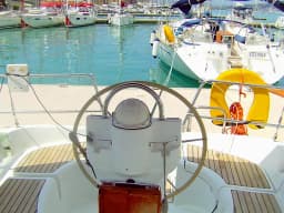 Oceanis 331 in Trogir / ACI Marina Trogir thumbnail 10