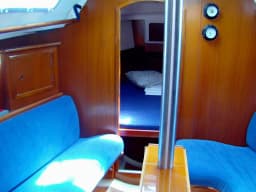 Oceanis 331 in Trogir / ACI Marina Trogir thumbnail 11