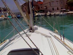 Oceanis 331 in Trogir / ACI Marina Trogir thumbnail 9