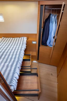 Sun Odyssey 410 in Lefkada / D-Marin Marina Lefkas thumbnail 13