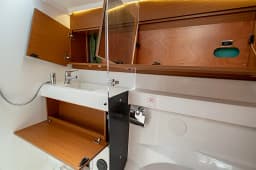 Sun Odyssey 410 in Lefkada / D-Marin Marina Lefkas thumbnail 34