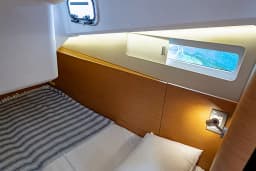 Sun Odyssey 410 in Lefkada / D-Marin Marina Lefkas thumbnail 37