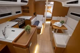 Sun Odyssey 410 in Lefkada / D-Marin Marina Lefkas thumbnail 8