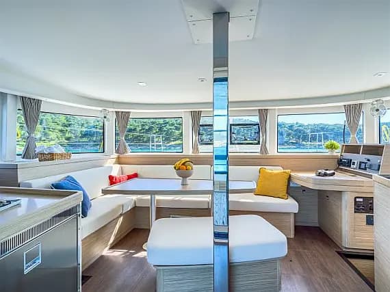 Lagoon 42 in Kaštel Gomilica / Marina Kaštela - Photo 3