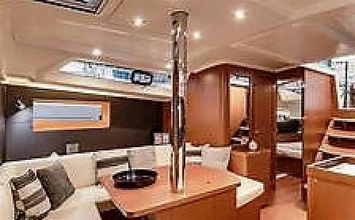 Oceanis 41.1 in Grimaud / Port Grimaud - Photo 4