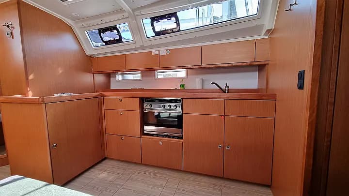 Bavaria Cruiser 46 in Trogir / ACI Marina Trogir - Photo 4