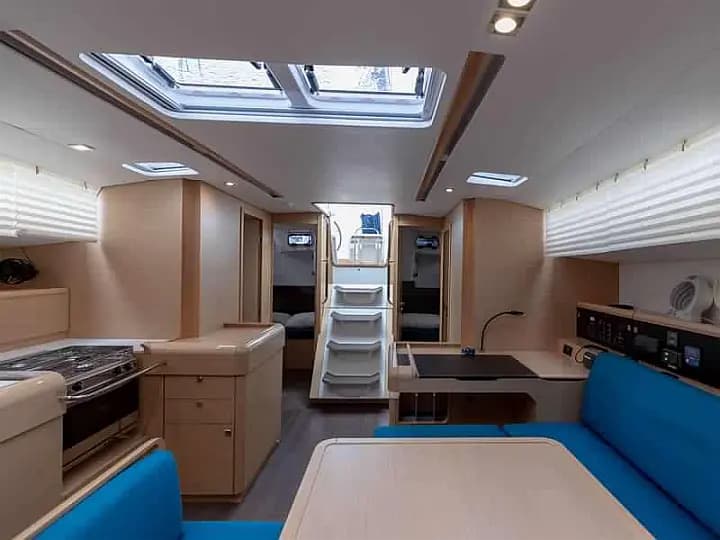 Sun Odyssey 519 in Leuca / Santa Maria di Leuca - Photo 3